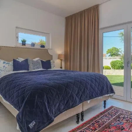 Apartmán Beautifully Renovated Casa With Swimming Pool *