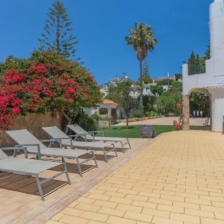 Apartmán Beautifully Renovated Casa With Swimming Pool *