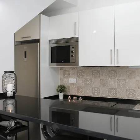 Beautifully Renovated Casa With Swimming Pool *